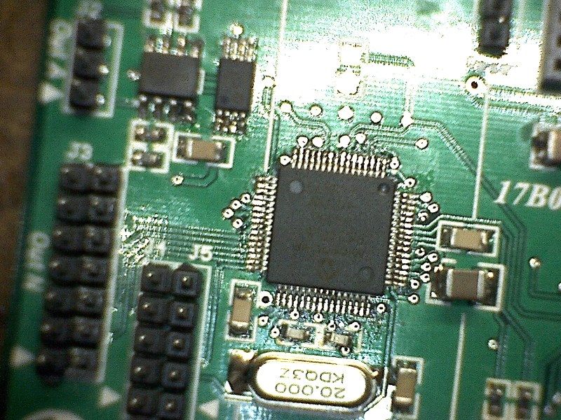 17B01 Microcontroleur